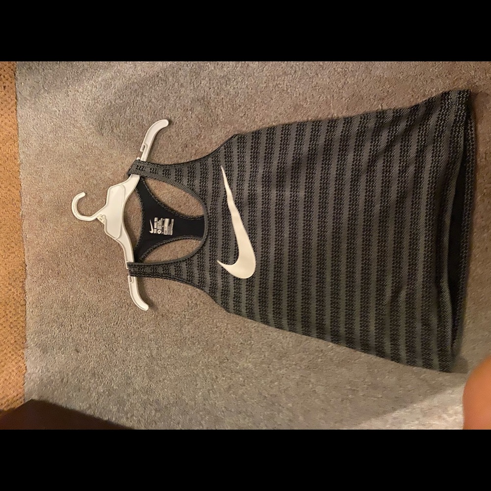 nike workout shirt